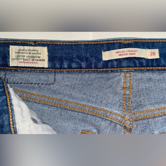 Levi’s Wedgie Straight Jean - Picture 5 of 5
